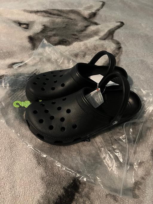  — New Crocs Classic Clogs – Black, Unisex UK 10