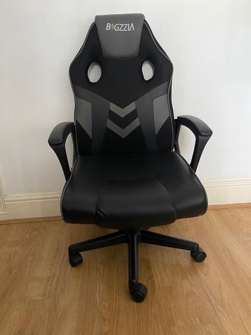  — Game chair  very good condition