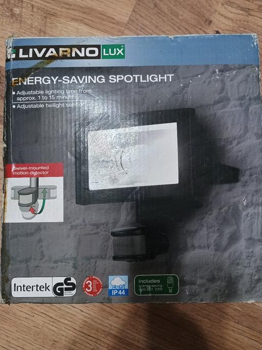  — Spotlight with motion detection