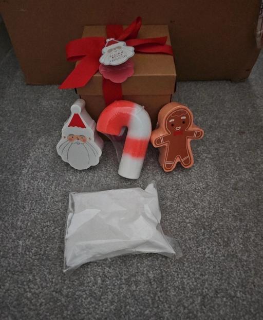  — Christmas shaped bath bombs