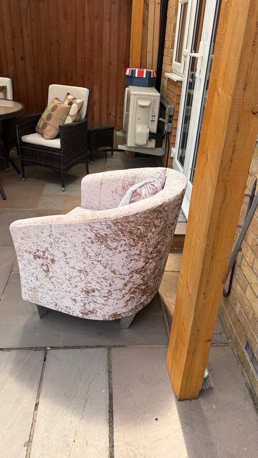  — Crushed velvet Tub chair with cushion