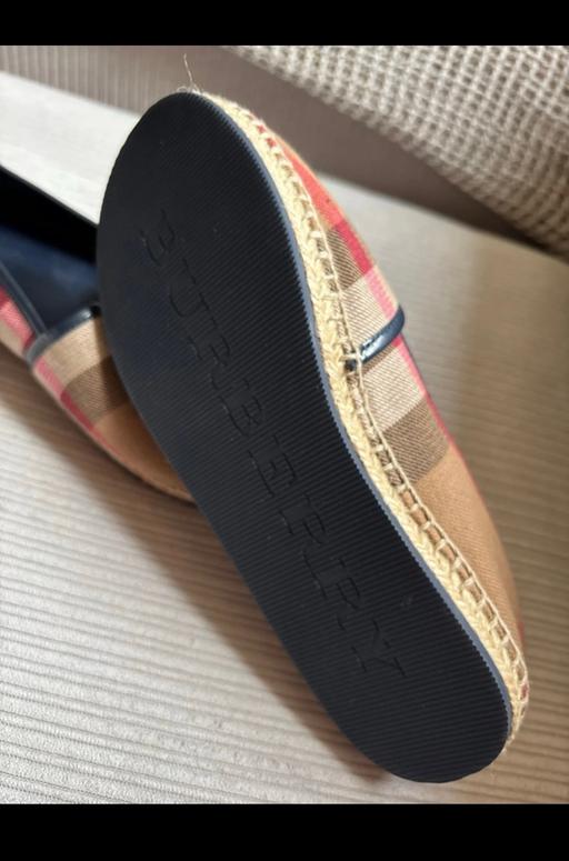  — Burberry espadrilles shoe size 2 junior adult