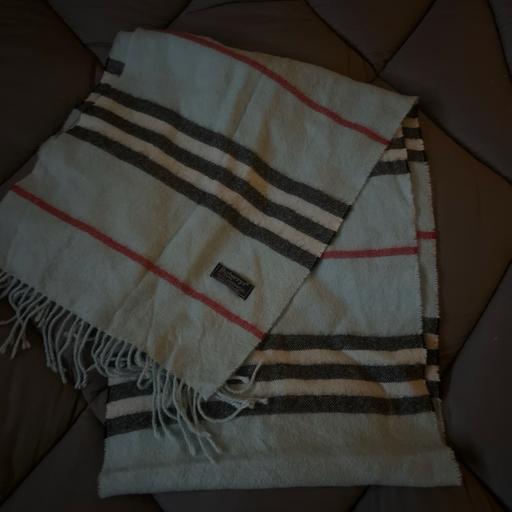  — Burberry scarf in great condition