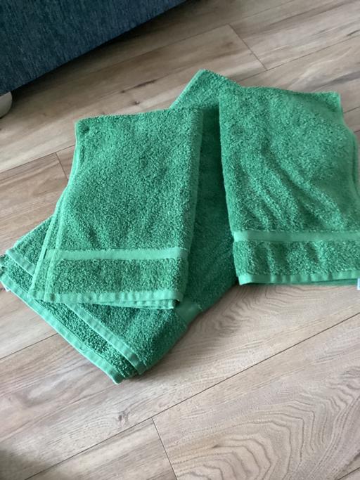  — 2 hand towels and 1 bath towel