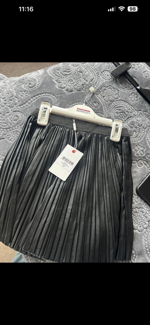  — Girls Pleated skirt