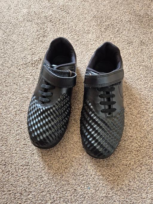  — Boys trainers