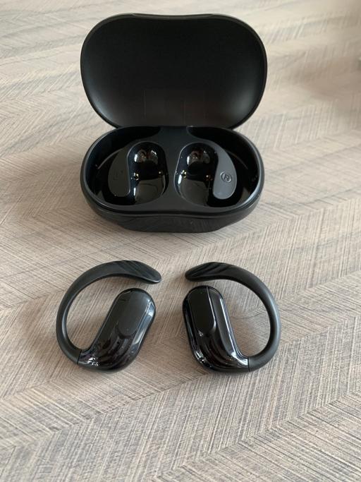  — Open ear headphones Bluetooth 5.4