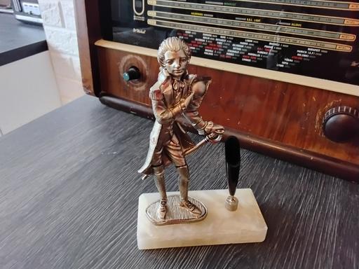  — paper weight pen stand Nobel gentleman heavy