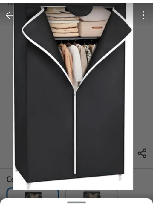  — Portable fabric wardrobe