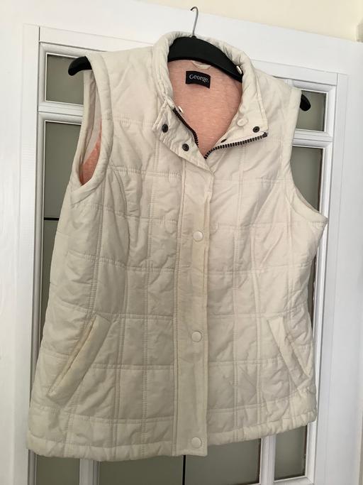  — Cream ladies body warmer