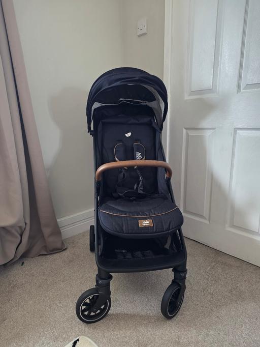  — Joie signature parcel stroller