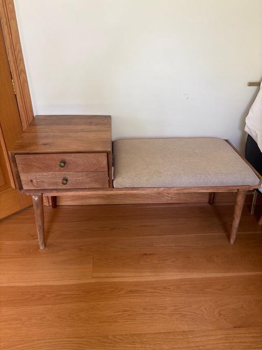  — Telephone table