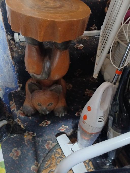  — very heavy plant stand cat