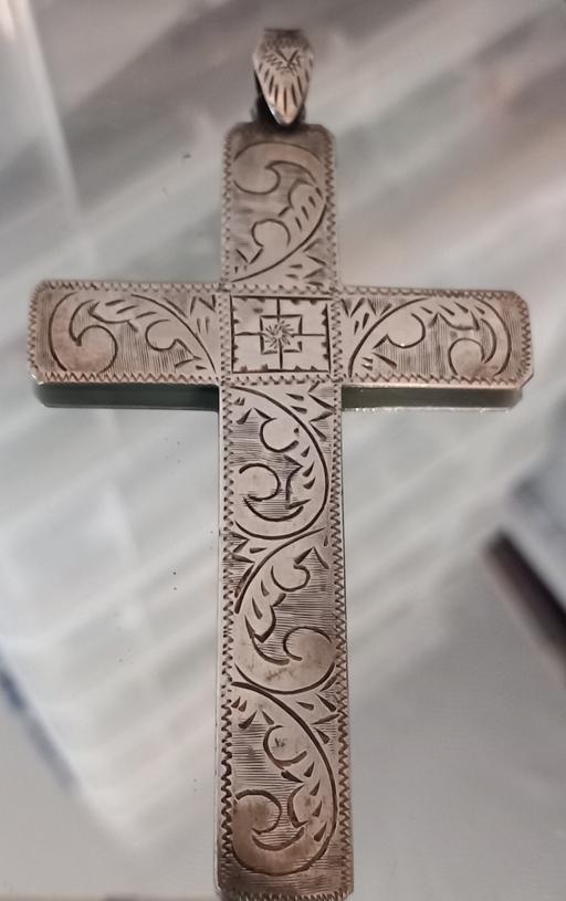  — Large  vintage sterling silver engraved cross