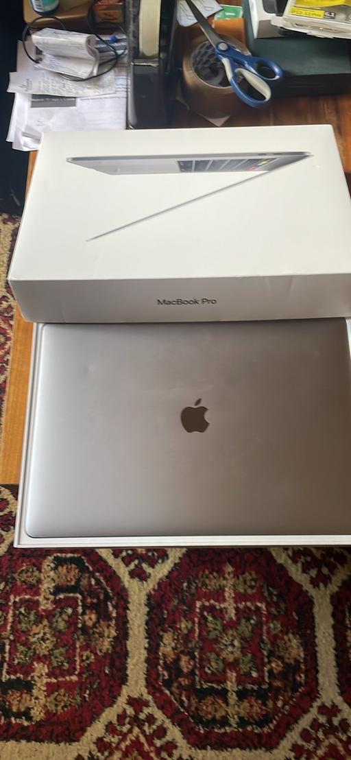  — MacBook i9 16gb 8-core Pro Touchbar