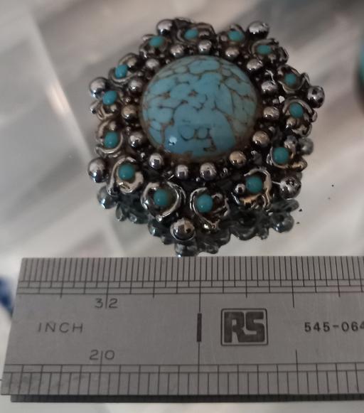  — Vintage turquoise peking glass brooch