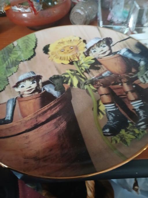  — bill and ben hang up plate