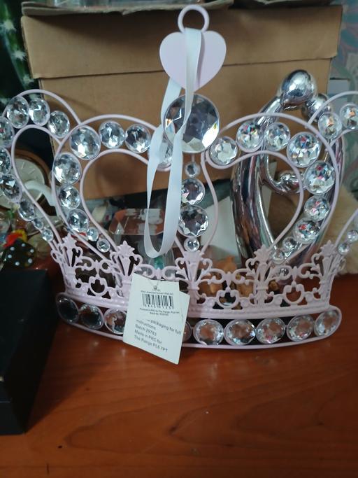  — new with lable crown wall