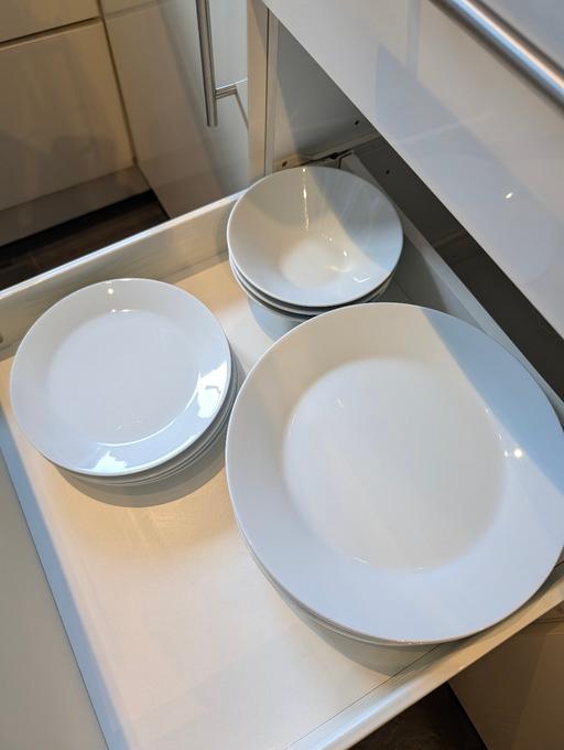  — IKEA crockery set