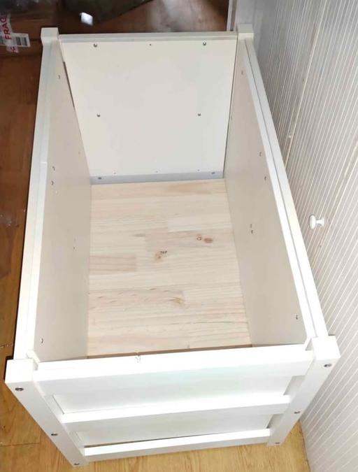  — wooden planter