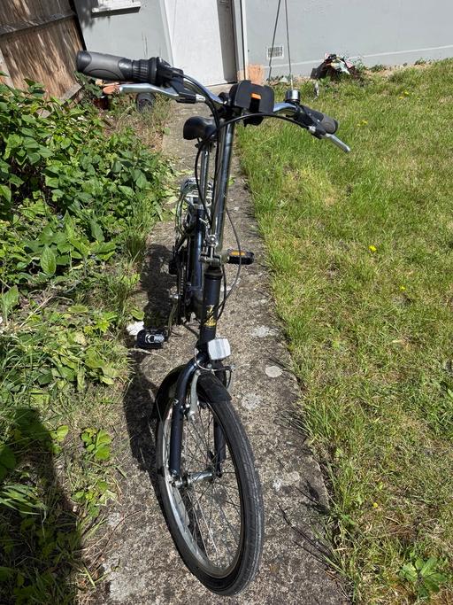  — Bicycle folding