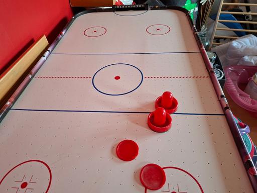  — Air Hockey Table