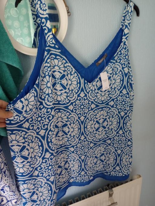 — Bnwt Ladies Summer Top size 24