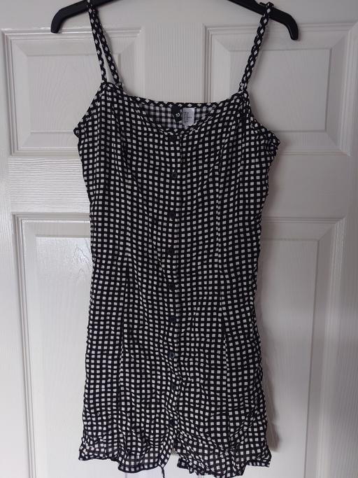  — Women's black/white short dress size 10
