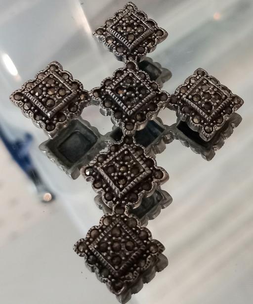  — Heavy vintage sterling silver marcasite cross