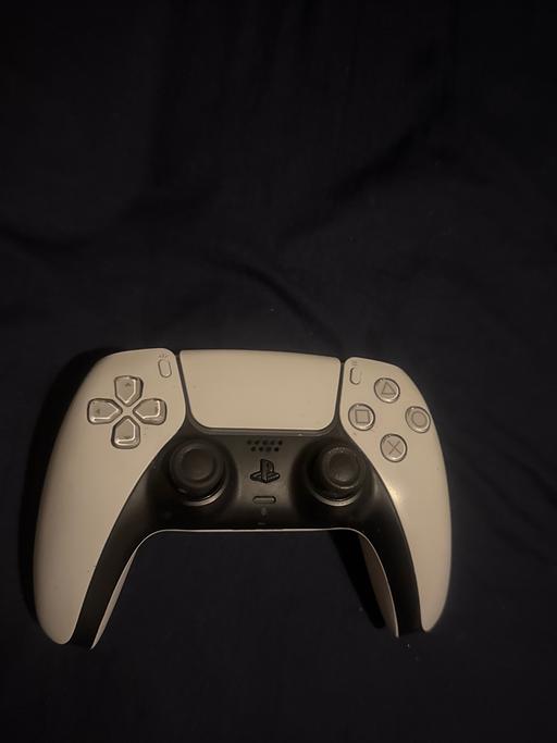  — Ps5 controller
