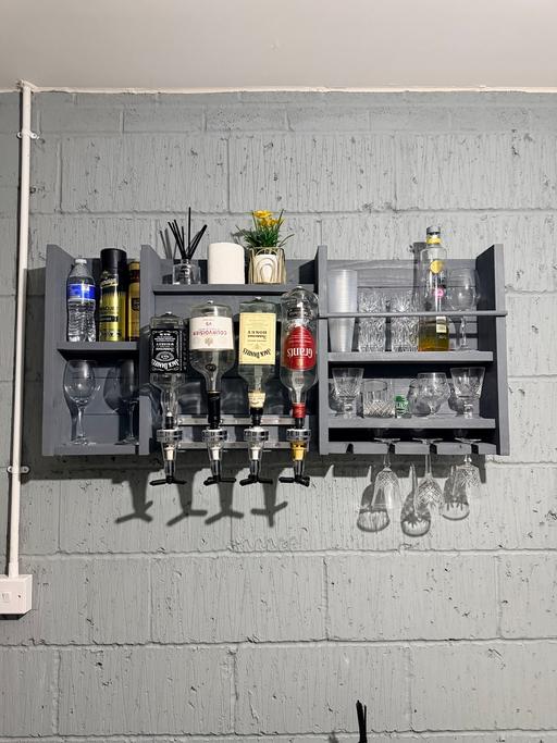  — Very nice home bar inside or outside garden