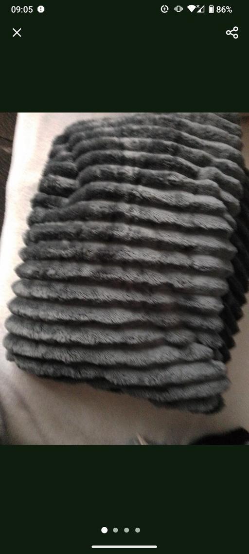  — Blanket/ throw size 150 x 170 cm