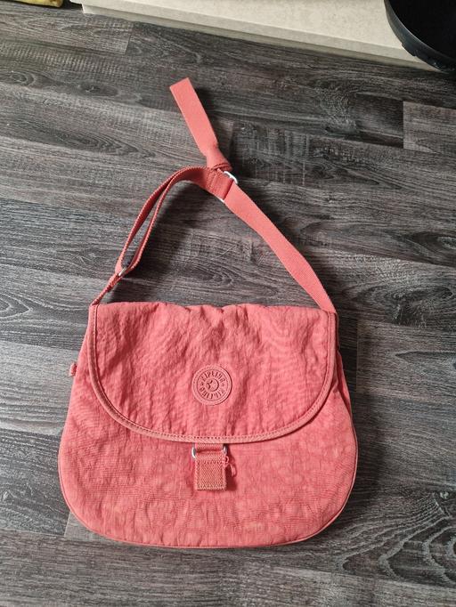  — Long strap large Kipling bag