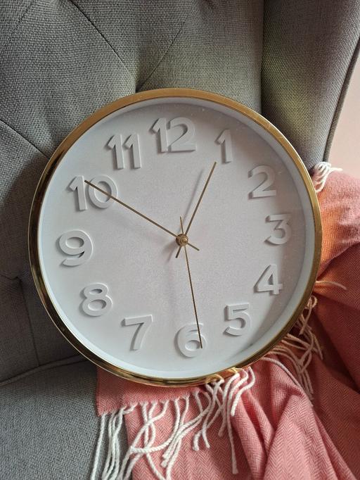  — Wall clock