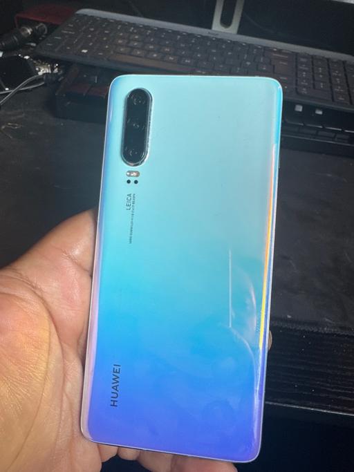  — Huawei P30