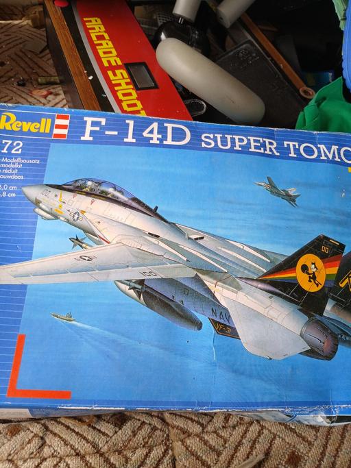  — revell super tomcat modle