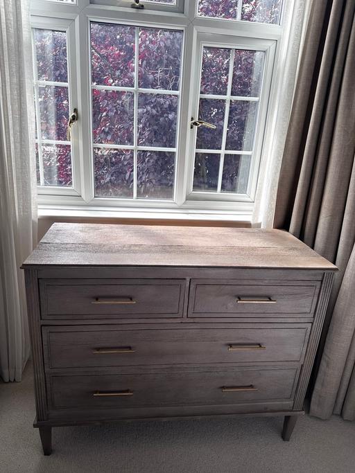  — Swoon chest of drawers