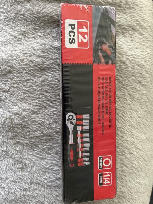  — 12 piece socket set