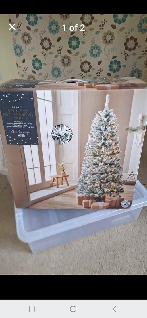  — christmas tree with lights