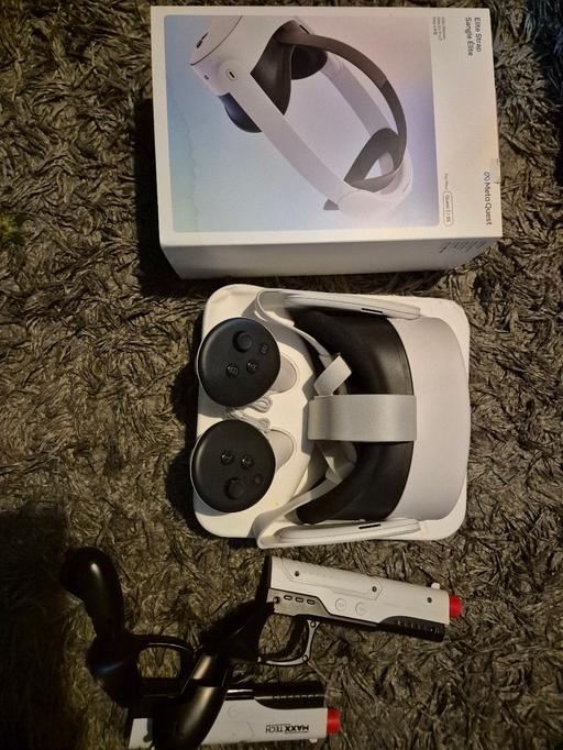  — meta quest 3s with elite strap and guns
