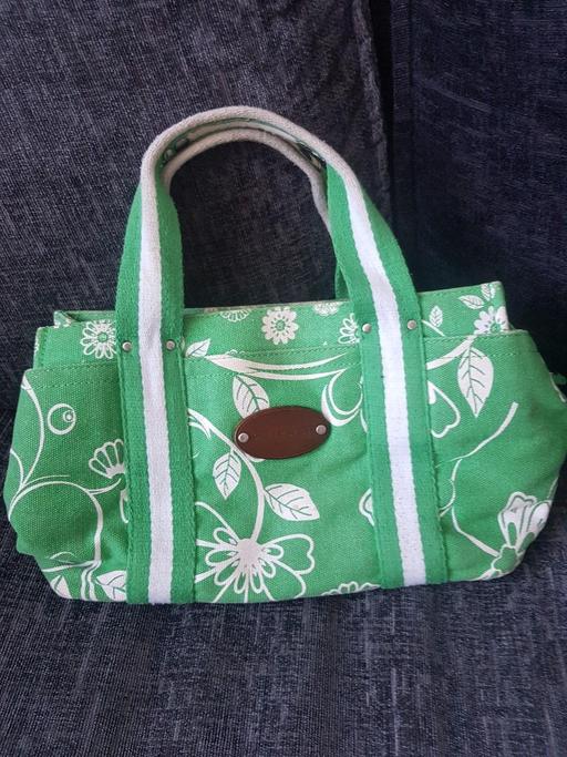  — Tommy Hilfiger bag - green