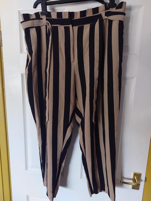  — Women's stripey trousers size 18