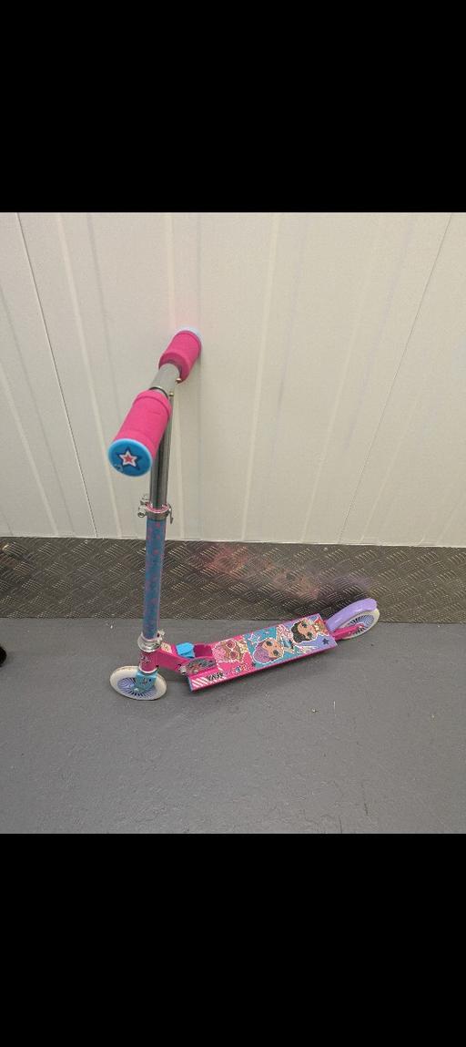  — girls pink scooter LOL