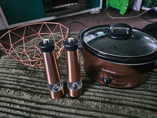  — Rose gold kitchen items