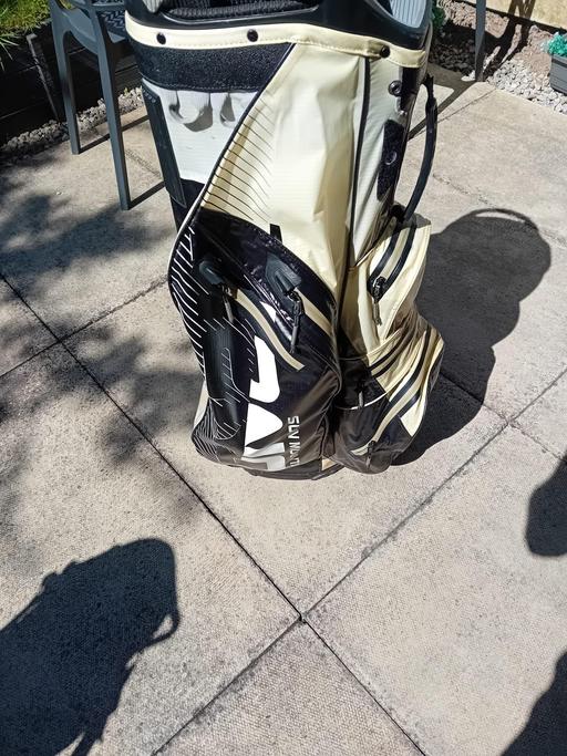  — Golf bag: Sun Mountain