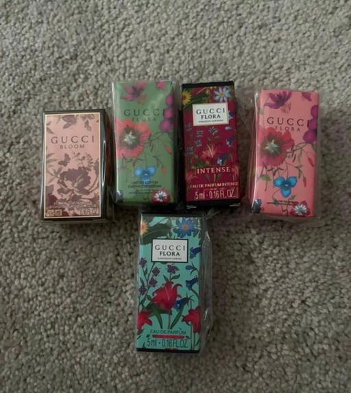  — Mini perfumes