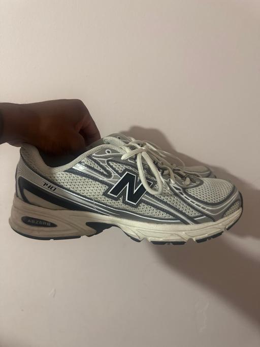  — New Balance 720
