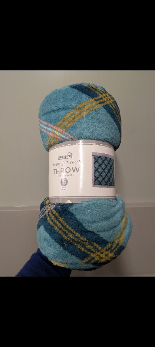  — New Dunelm throw