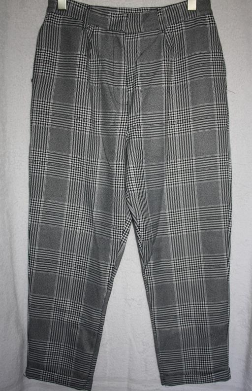  — Boohoo plaid trousers size 14