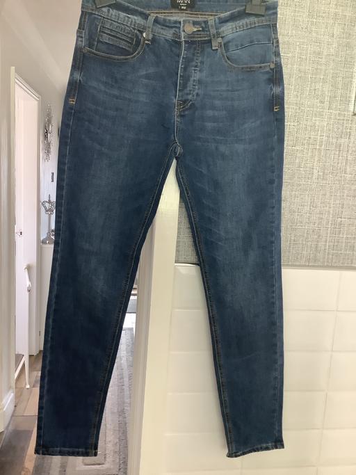  — Men’s skinny jeans